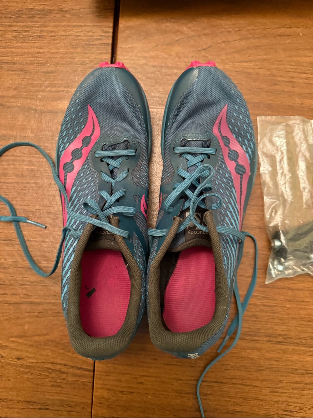 Saucony Women's Teal and Pink Athletic Running Shoes (Cleats)
